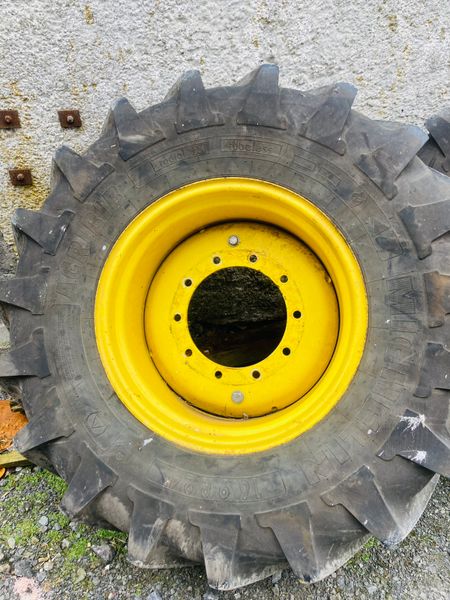 John Deere wheels 16.9 24