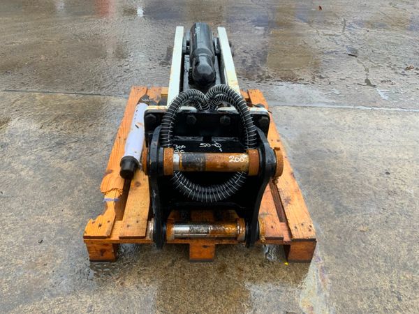 NEW 6 - 8 TON 50mm EB40 HAMMER /  BREAKER.....241 236995065