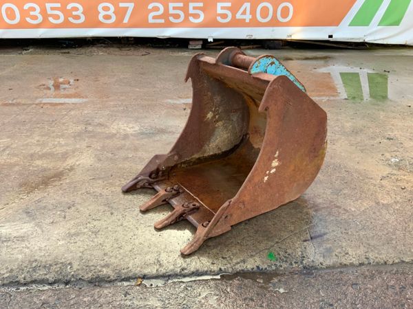 24" DIGGING BUCKET.......60mm PINS.....1222 237790476
