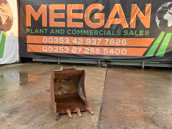 24" DIGGING BUCKET.......60mm PINS.....1222 237790473