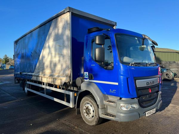 2016 DAF LF220 Euro 6 curtainsider, taillift 16 ton, mint condition!