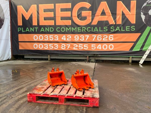 *** 12" TOOTHED DIGGING BUCKET.     25mm PINS *** 239307140