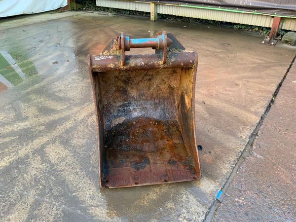 *** 24" DIGGING BUCKET.....45mm PINS......1155 239523653