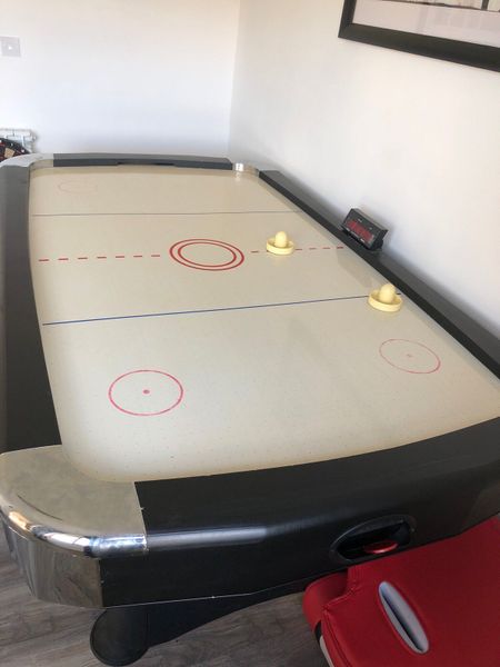 Vortex air hockey table
