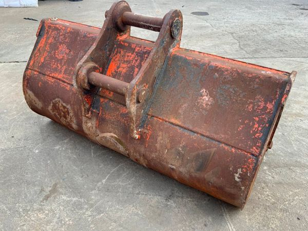 *** 72" GRADING BUCKET....80m PINS *** 230977148