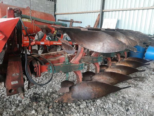4 and 5 furrow kverneland ploughs