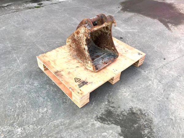 ** 12" MINI DIGGER BUCKET......25mm PINS.... 4533 232137493