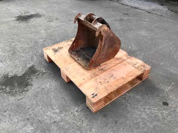 *** 12" MINI DIGGER BUCKET.....25mm PINS ** 232137825