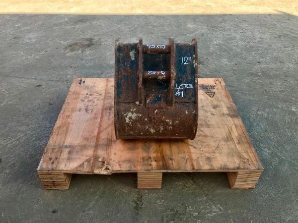 *** 12" MINI DIGGER BUCKET.....25mm PINS ** 232137830