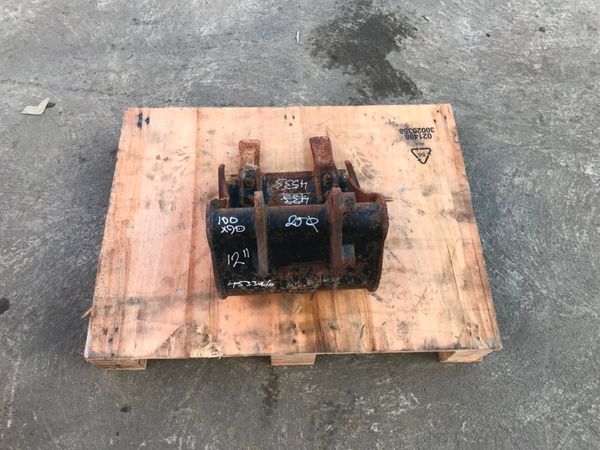 12" TOOTHED MINI DIGGER BUCKET...25mm PINS 232140882