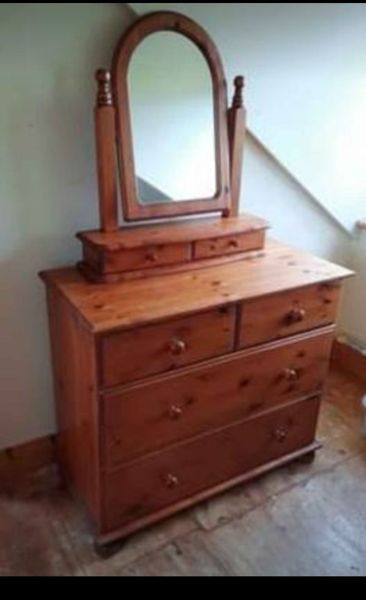 Pine chest drawers with vanity mirror 35" x 17"