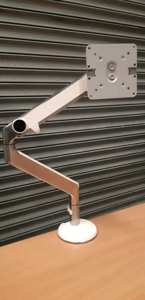Humanscale M2 Monitor Arms. 75/100 Vesa Plate.