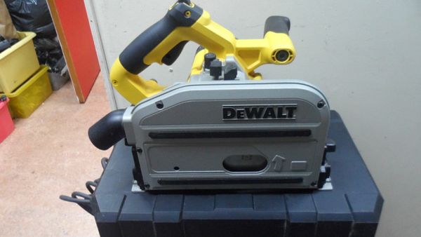 Dewalt dws520 deals plunge saw