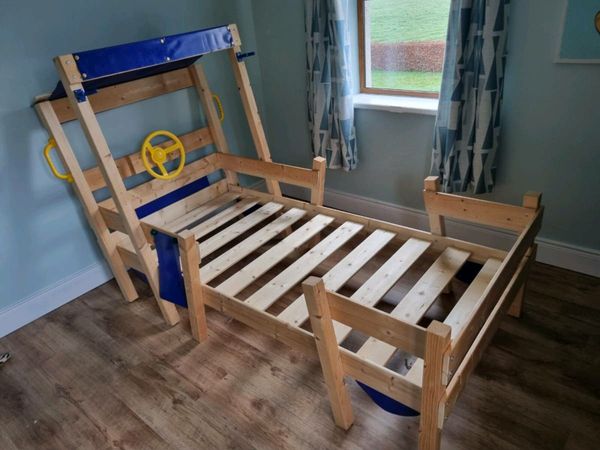 Childrens bed