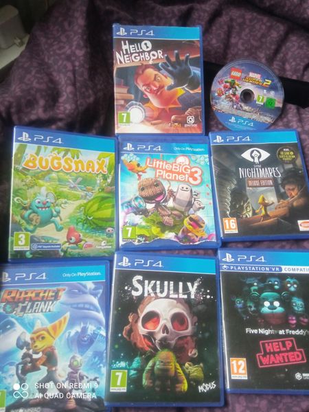 Ps4 with eight games and two controllers
