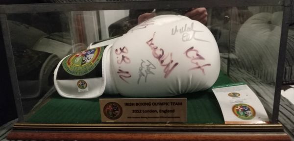 2012 Singed Authentic Olympic Boxing Glove
