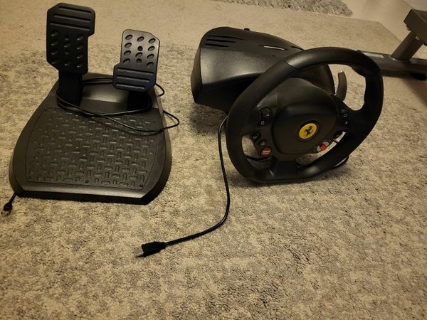 Steering wheel with pedals