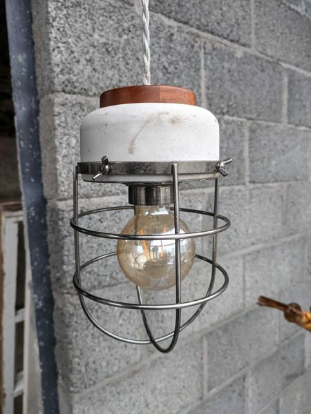 Pendant industrial lamp