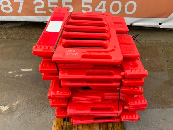 *** PVC PEDESTRIAN SAFETY BARRIERS *** 248451894