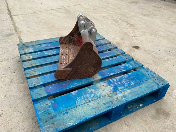 *** 24" MINI DIGGER BUCKET.......,,,,30mm PINS *** 249180904
