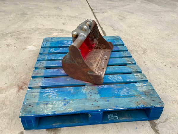 *** 24" MINI DIGGER BUCKET.......,,,,30mm PINS *** 249180901