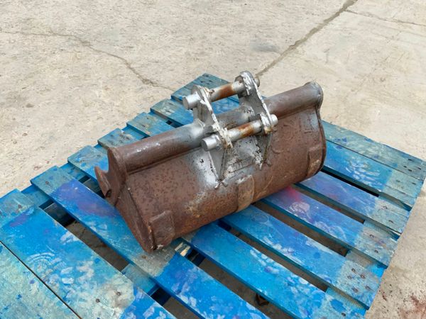 *** 24" MINI DIGGER BUCKET.......,,,,30mm PINS *** 249180903