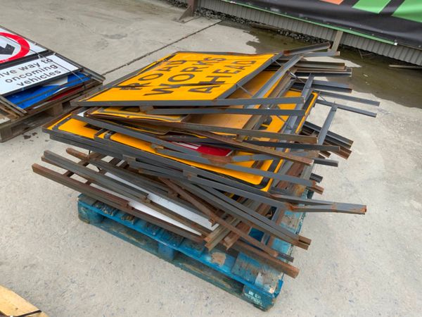 FOLDING FRAME ROAD WORK SIGNS. 249283683