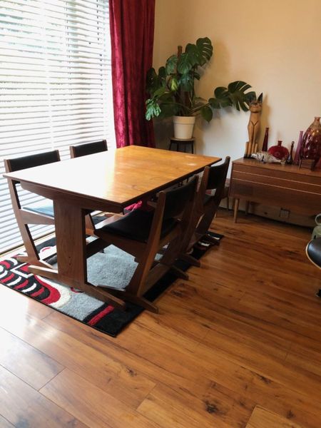 Mid Century Table & 8 Chairs