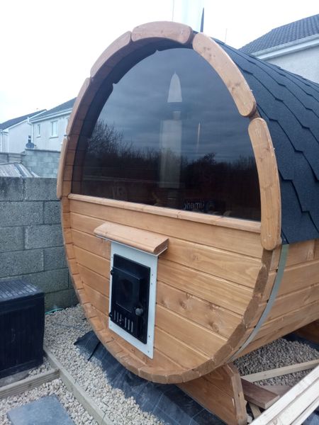Barrel sauna/Hot 🔥 tub