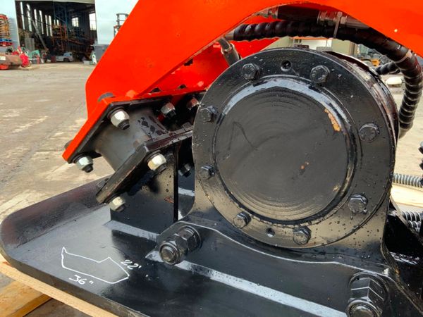 BLK WACKER / COMPACTION PLATE......45MM PINS 240307343