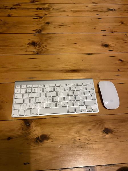 Apple keyboard & magic mouse