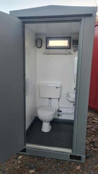 4x4 single toilet