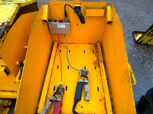 ** TTS ROAD TRAFFIC LIGHTS 12 VOLT ** 243208299