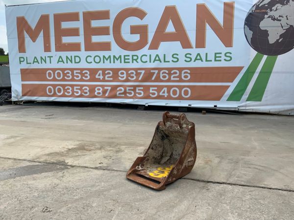 18" DIGGING BUCKET.......45mm PINS.....355. 254032315