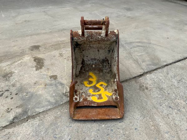 18" DIGGING BUCKET.......45mm PINS.....355. 254032322
