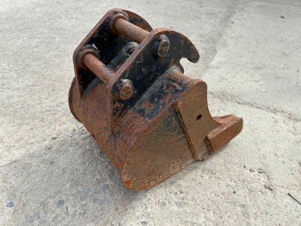 **... 12" .... MINI DIGGER BUCKET.....25mm....374 254140010