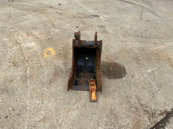 9" MICRO DIGGING BUCKET............25mm.........4 254630532