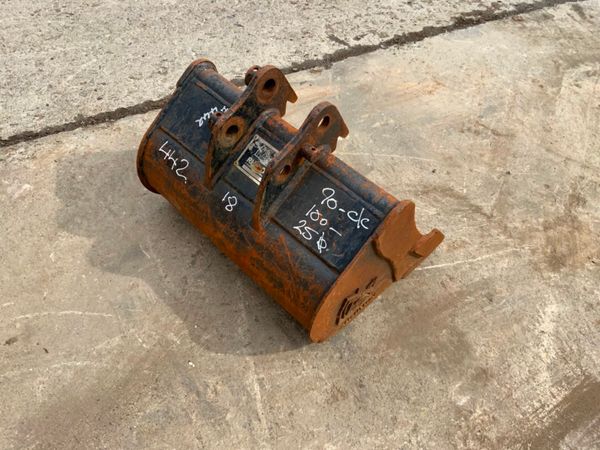 18" RHINOX DIGGER BUCKET....25mm PINS...442/18. 254717499