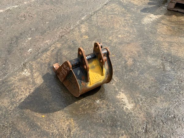 12" JCB MINI DIGGER BUCKET....25mm PINS...451/12 254739786