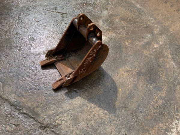 12" JCB MINI DIGGER BUCKET....25mm PINS...451/12 254739789