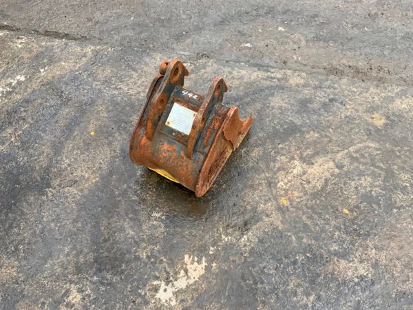 9" RHINOX MINI DIGGER BUCKET..25mm PINS...442/9 254740335