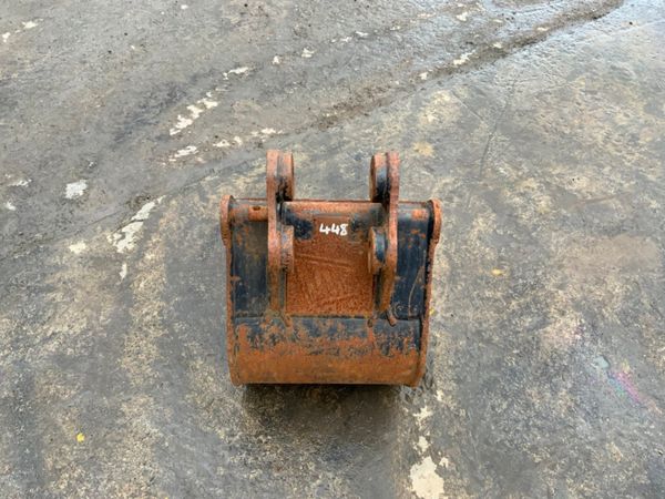 12" JCB MICRO DIGGER BUCKET....      448/12 254758889