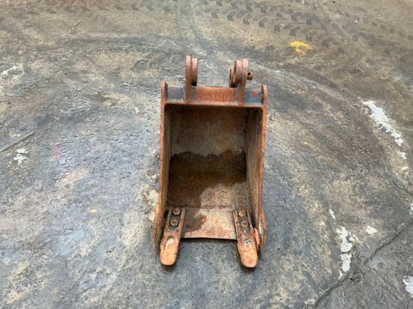 12" JCB MICRO DIGGER BUCKET....      448/12 254758892