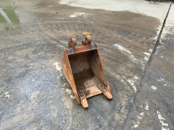 12" JCB MICRO DIGGER BUCKET....      448/12 254758893