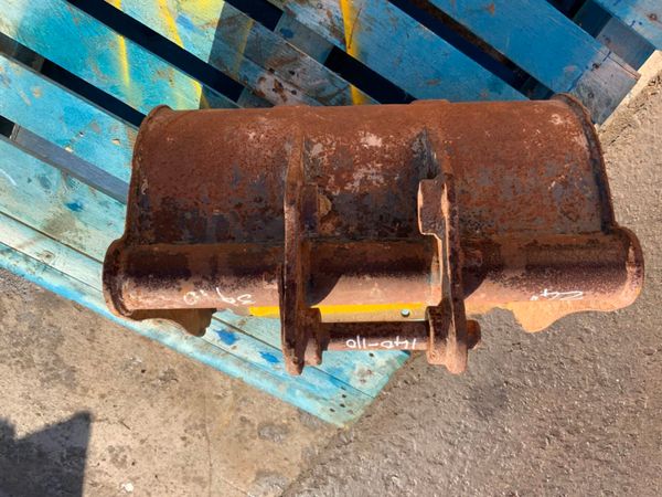 24" MINI DIGGER BUCKET.....30mm PINS......16MH 254992535
