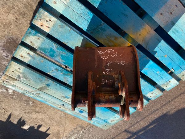 12" STRCKLAND BUCKET.......25mm PINS ....445/12 255086339