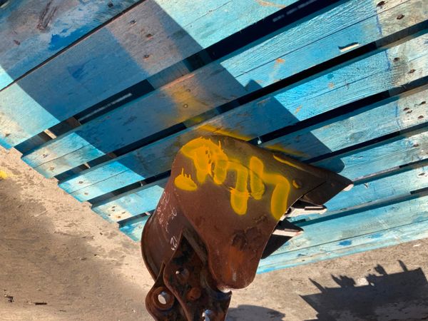 12" STRCKLAND BUCKET.......25mm PINS ....445/12 255086341