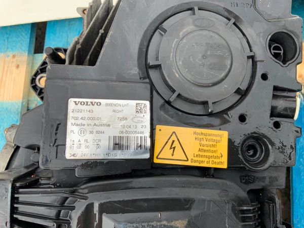 Volvo FH16 Version 4 Bonnet / Zenon Lights Parts. 255094922