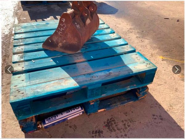 18" MINI DIGGER BUCKET.......30mm PINS....443/18 255106517