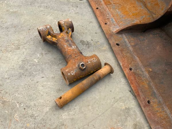 BUCKET LINKAGE ATTACHMENT.....65mm PINS ...13t 255117891